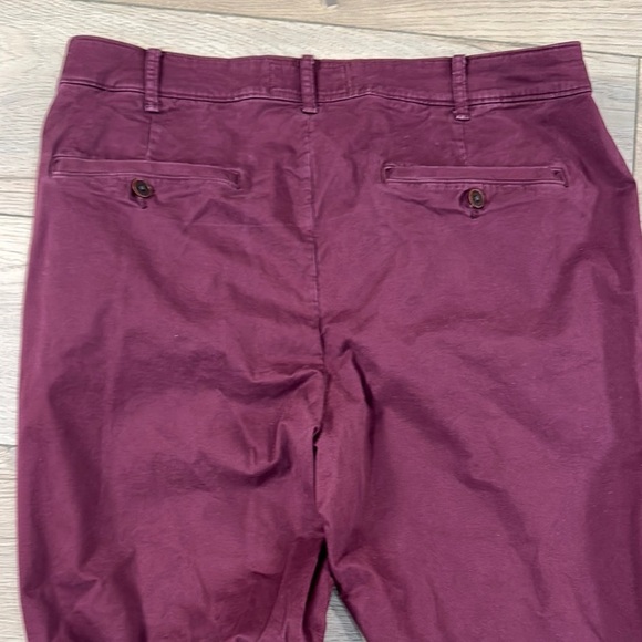 Abercrombie & Fitch Men's Kennan Straight Leg Burgundy Pants - Picture 9 of 9